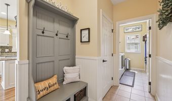 211 SW Stonegate Dr, Ankeny, IA 50023