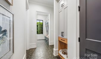 4021 Ridgecrest Ave, Charlotte, NC 28211