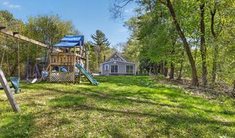 6 North Rd, Foster, RI 02825