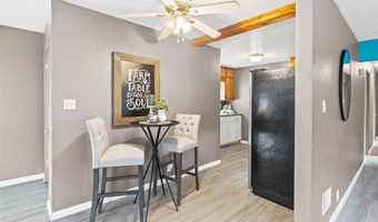 2405 Woodcrest Dr, Alton, IL 62002