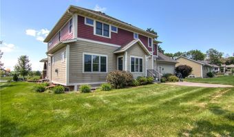 907 Sandalwood Dr, Altoona, WI 54720