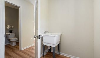 5776 Cedar Ridge Dr, Ann Arbor, MI 48103