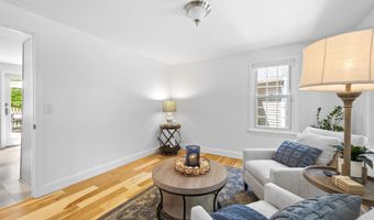 37 Birchwood Cir, Bedford, NH 03110