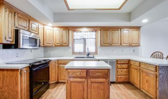 118 Chapel Dr, Andover, KS 67002