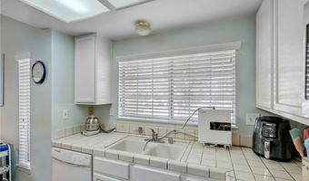 19149 Palo Verde Dr, Apple Valley, CA 92308
