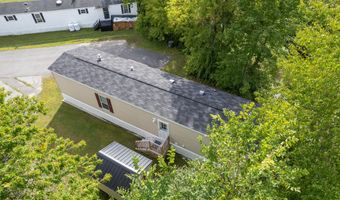 4 Clover Corner Ln, Augusta, ME 04330