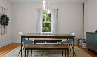 259 Middle Rd, Falmouth, ME 04105