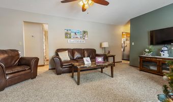 11 Linda Ln, Aberdeen, SD 57401