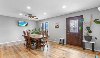 306 E Maple St, Beresford, SD 57004