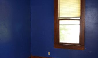 135 E Pine St, Albion, IL 62806