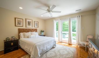 3814 N RICHMOND St, Arlington, VA 22207