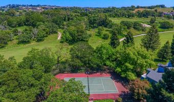 2016 Stonefield Ln, Santa Rosa, CA 95403