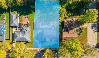 2200 S GREENVIEW St, Appleton, WI 54915