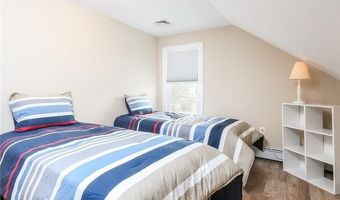 13 Lucas Ave, Newport, RI 02840