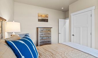 875 12TH St, Bandon, OR 97411