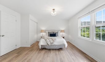 5603 INDEPENDENCE Cir, Alexandria, VA 22312