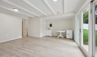 4907 CHANTICLEER Ave, Annandale, VA 22003