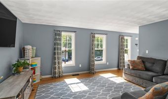 28 Narragansett Rd, Cumberland, RI 02864