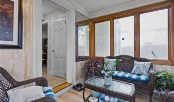690 Killingly St, Johnston, RI 02919