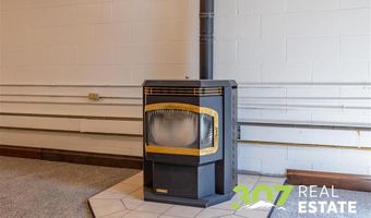 1207 Birch Ln, Cody, WY 82414