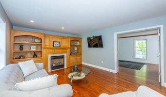 15 Tanglewood Dr, Andover, NJ 07848