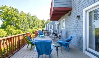 20 Morrison Ave, Middletown, RI 02842