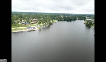 220 Lakeshore Dr, Alma, GA 31510