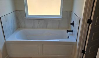 6005 SW Coywolf St, Bentonville, AR 72713