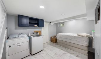 73 Davis Dr, Bergenfield, NJ 07621