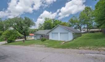 202 N Walnut St, Anderson, MO 64831