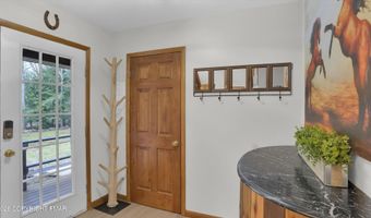 42 Ottomanelli Dr, Albrightsville, PA 18210