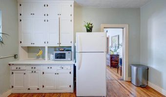 107 E 7th Ave, Arkansas City, KS 67005