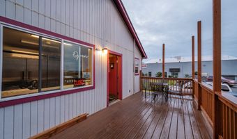 365 2nd St SE, Bandon, OR 97411