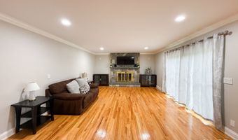 14 E Gate Rd, Danbury, CT 06811
