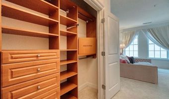 1023 N ROYAL St 204, Alexandria, VA 22314