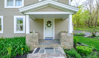 71 Brook Rd, Falmouth, ME 04105