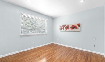 615 Broadway 46, Amityville, NY 11701