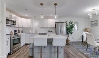 66 Girard Ave 423, Newport, RI 02840