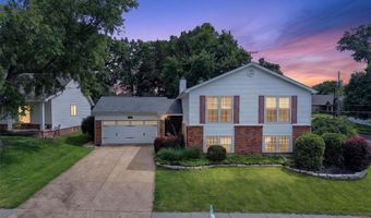 100 Holly Green Dr, Ballwin, MO 63021