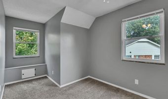 3305 Colonial Ct, Augusta, KS 67010