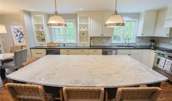 215 Adirondack Dr, East Greenwich, RI 02818