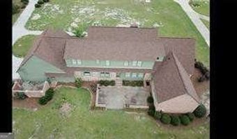 220 Lakeshore Dr, Alma, GA 31510