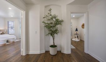 827 W Heritage Oak Ct, Altadena, CA 91001