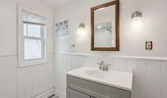 15 Seeley St, Danbury, CT 06810