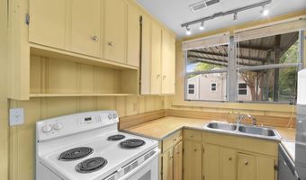 305 Thomas St, Athens, AL 35611