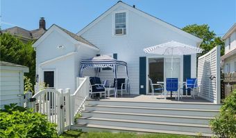 37 Almy St, Newport, RI 02840