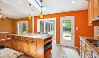 9826 INGLEMERE Dr, Bethesda, MD 20817
