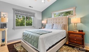 37 Bryant St, Asheville, NC 28806