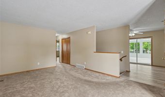 604 SE Tower Ct, Ankeny, IA 50021