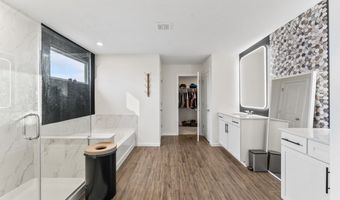 940 Treeline Dr, Algonquin, IL 60102